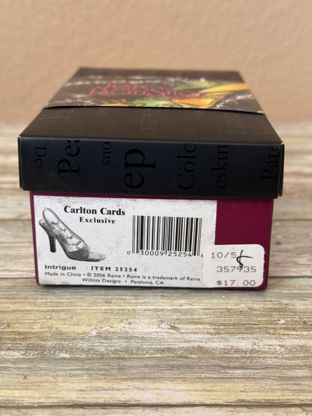 2006 Just the Right Shoe Raine Carlton Cards "Intrigue" in Mint Green #25254 NEW - Picture 2 of 13